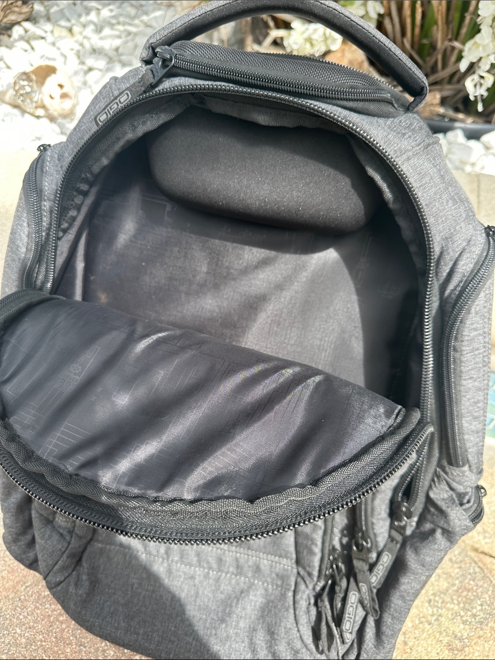 OGIO Renegade (Charcoal Gray) Backpack - Picture 4 of 5